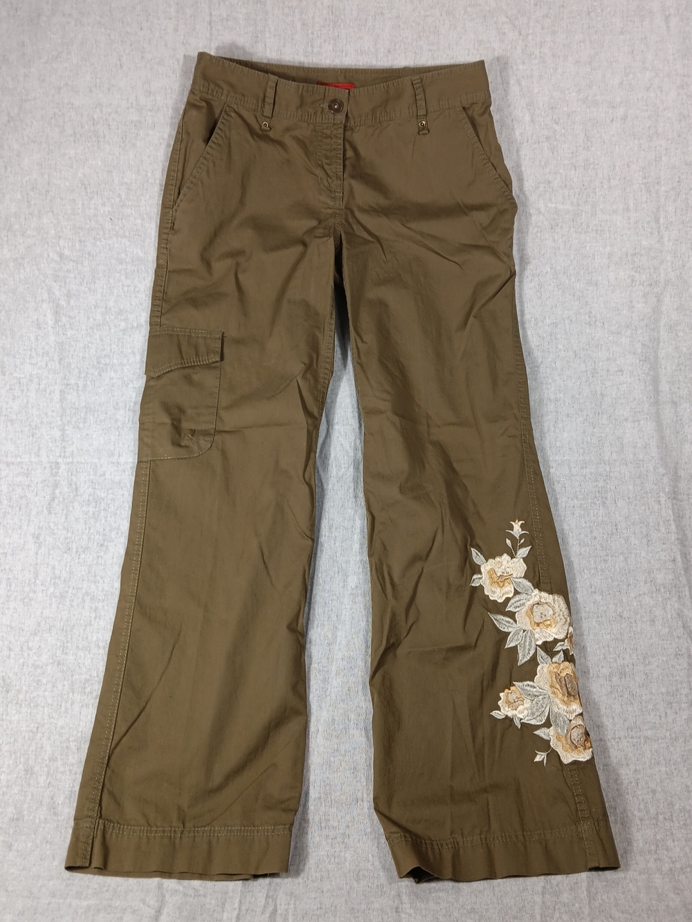 VTG Tapemeasure Embroidered Floral Cargo Olive Women Pants Size 6